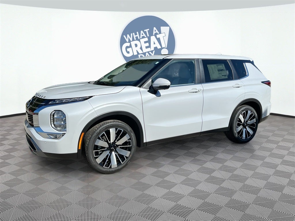 2025 Mitsubishi Outlander SE Tech Package