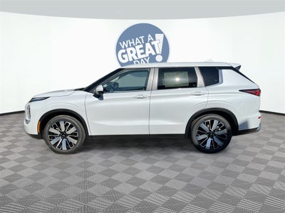 2025 Mitsubishi Outlander SE Tech Package