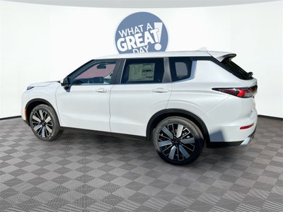 2025 Mitsubishi Outlander SE Tech Package