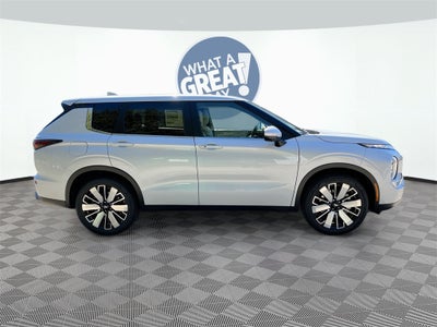 2025 Mitsubishi Outlander SE Tech Package