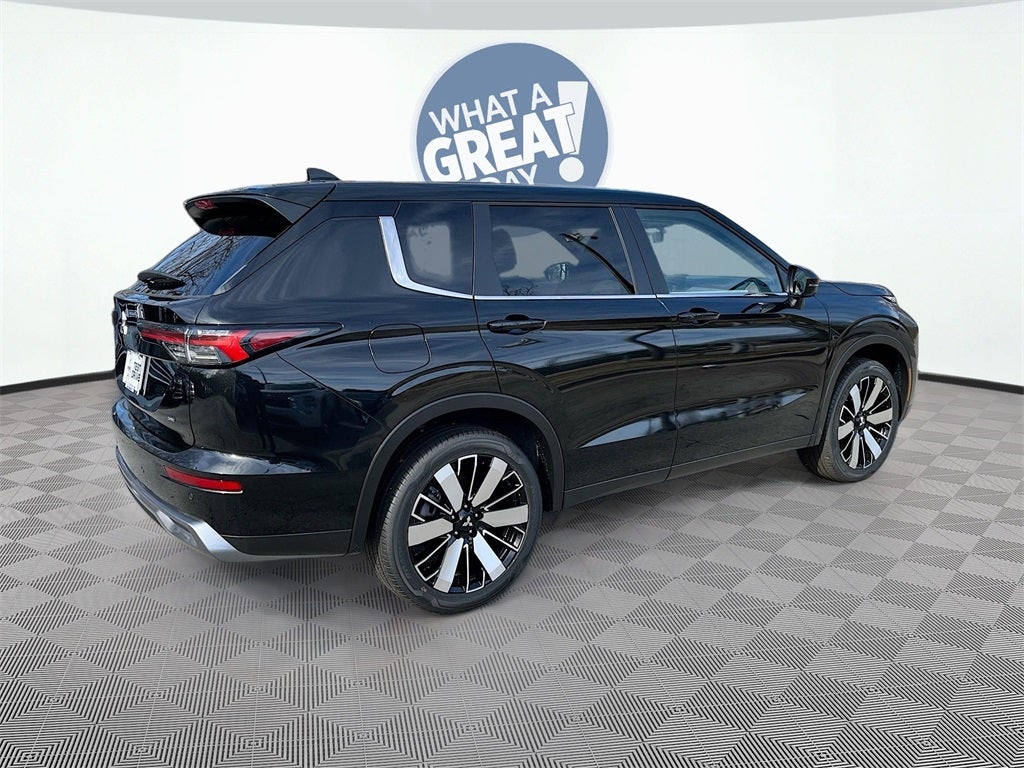 2025 Mitsubishi Outlander SE