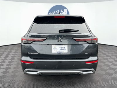 2025 Mitsubishi Outlander SE