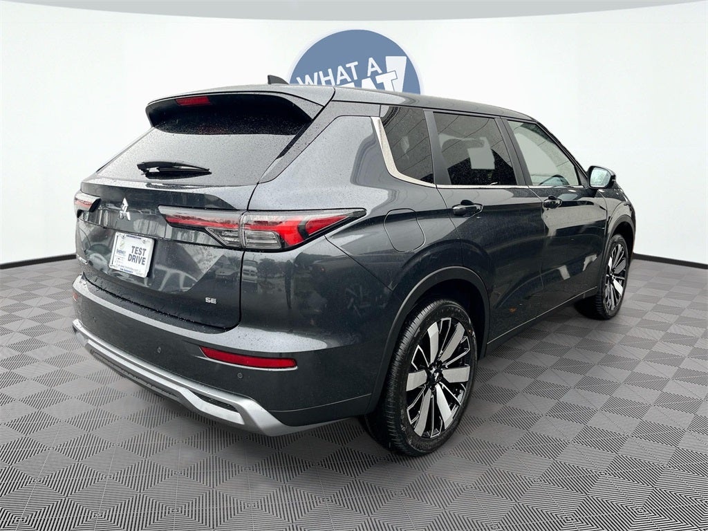 2025 Mitsubishi Outlander SE