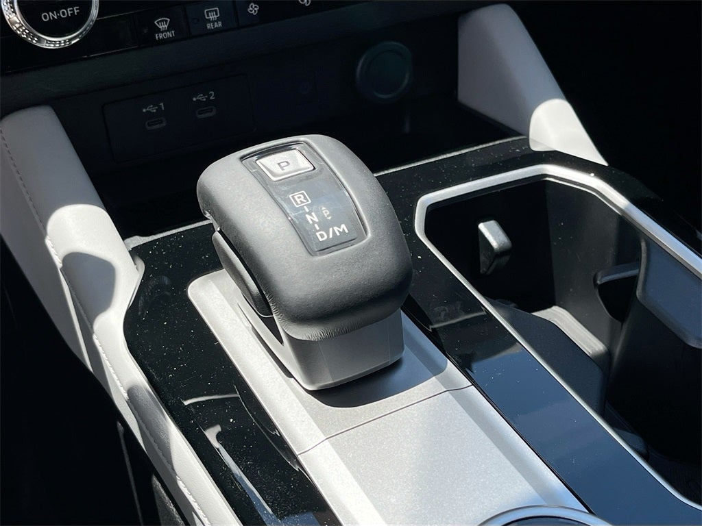 2025 Mitsubishi Outlander SE Tech Package