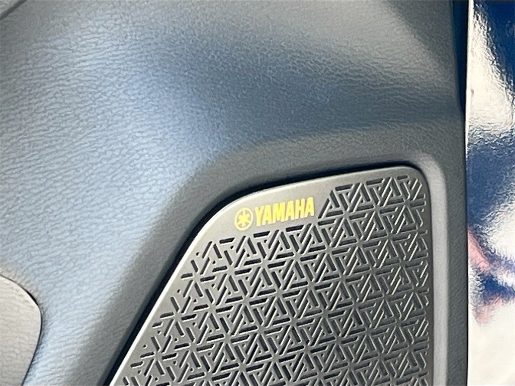 2025 Mitsubishi Outlander SE Tech Package