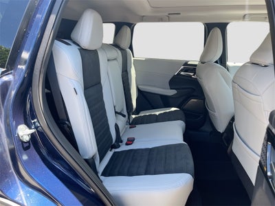 2025 Mitsubishi Outlander SE Tech Package