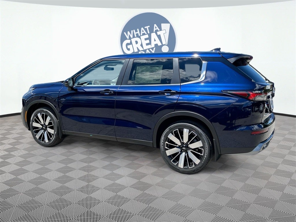 2025 Mitsubishi Outlander SE Tech Package