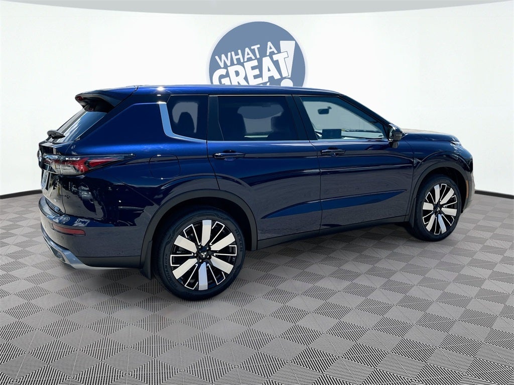 2025 Mitsubishi Outlander SE Tech Package