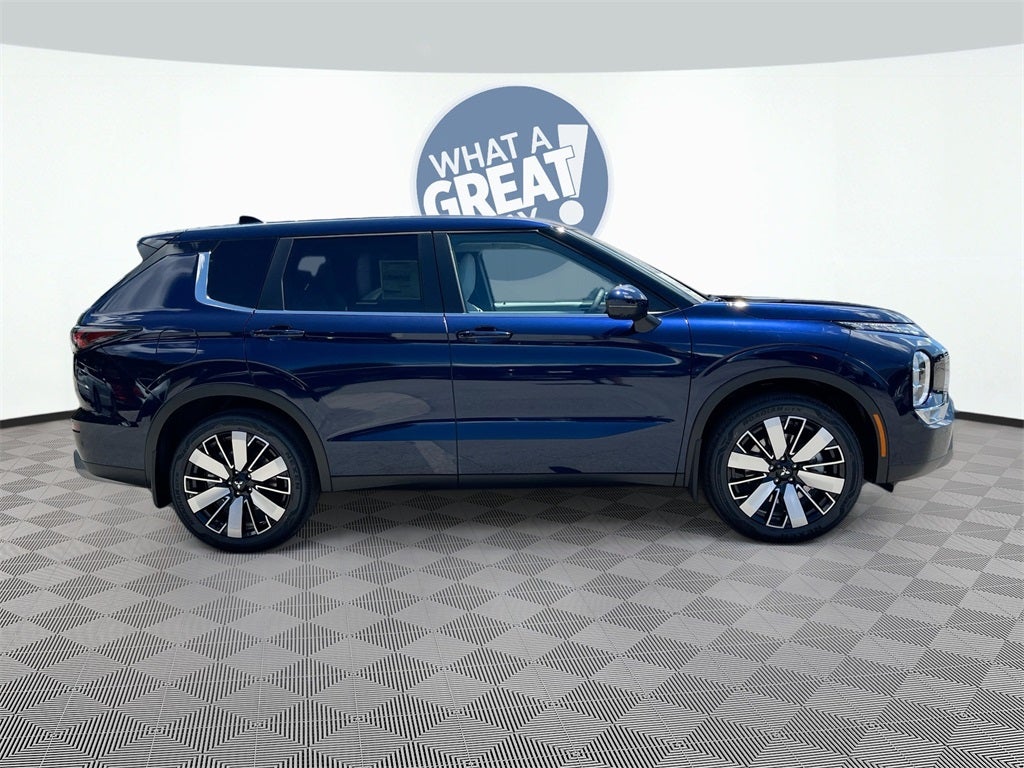 2025 Mitsubishi Outlander SE Tech Package