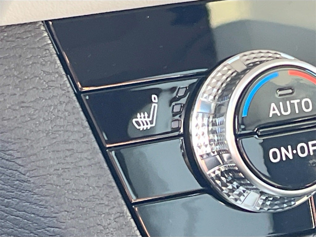 2025 Mitsubishi Outlander SE Tech Package