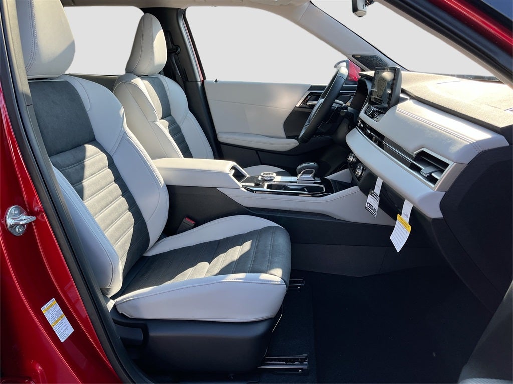 2025 Mitsubishi Outlander SE Tech Package