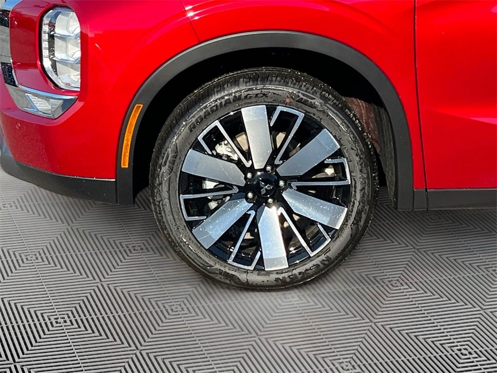 2025 Mitsubishi Outlander SE Tech Package