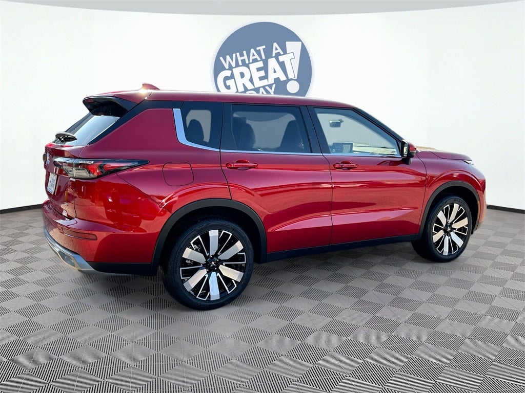 2025 Mitsubishi Outlander SE Tech Package