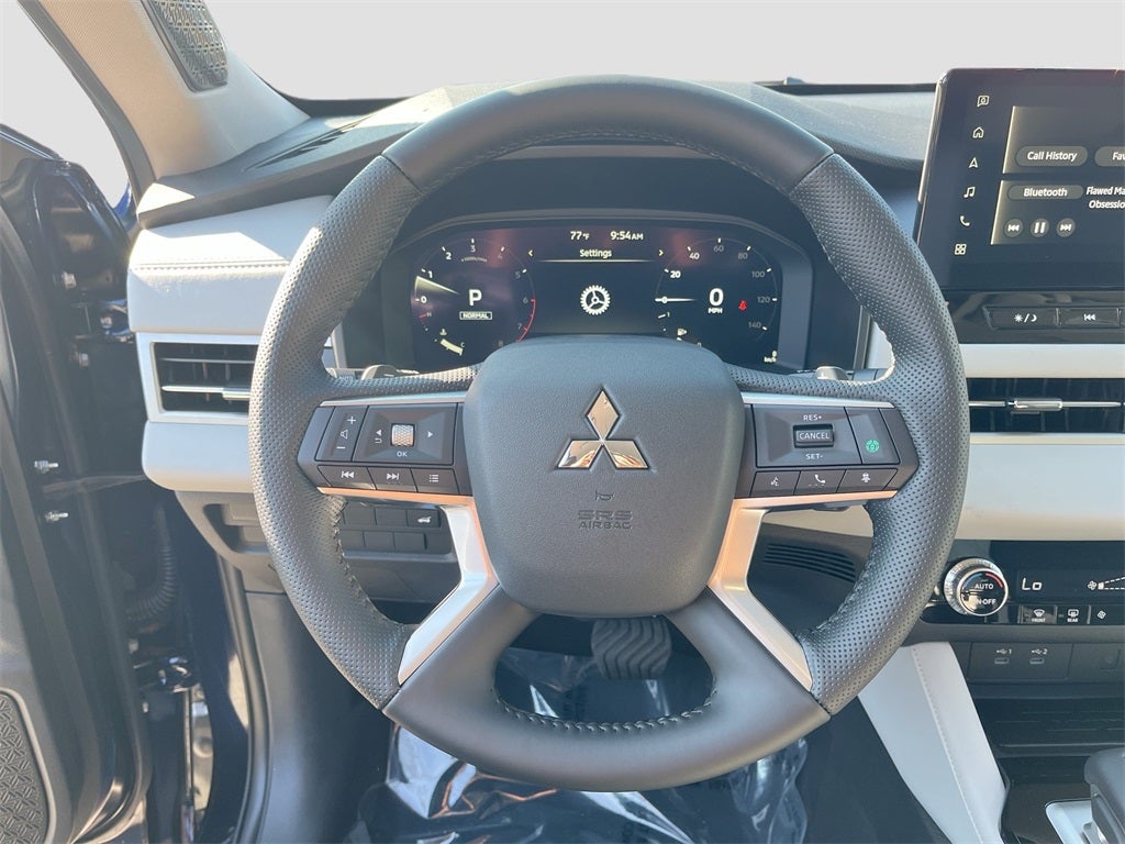 2025 Mitsubishi Outlander SE Tech Package