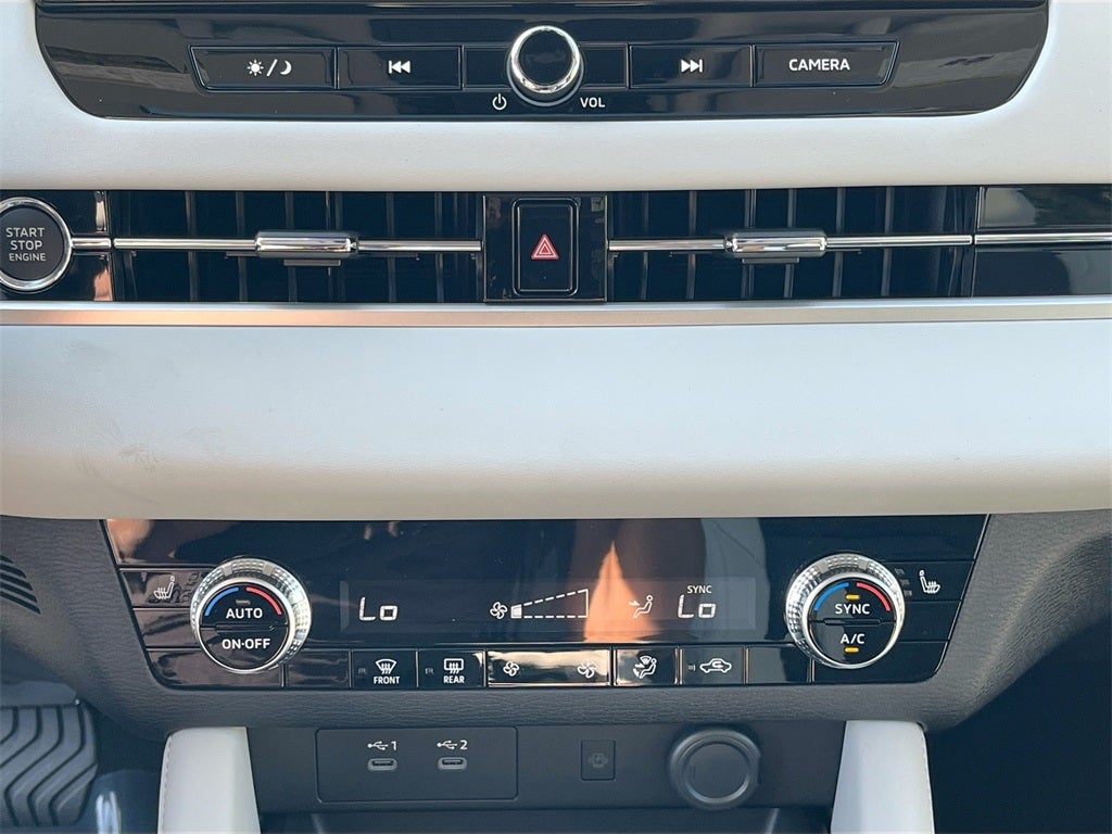 2025 Mitsubishi Outlander SE Tech Package