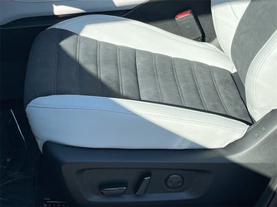 2025 Mitsubishi Outlander SE Tech Package