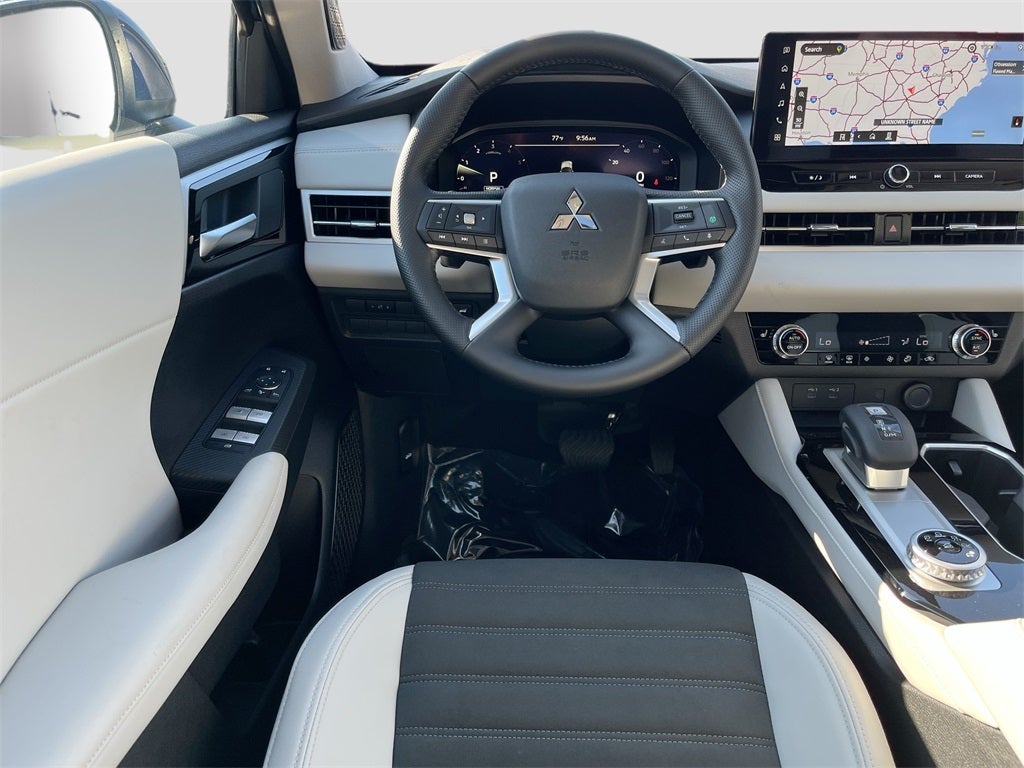 2025 Mitsubishi Outlander SE Tech Package