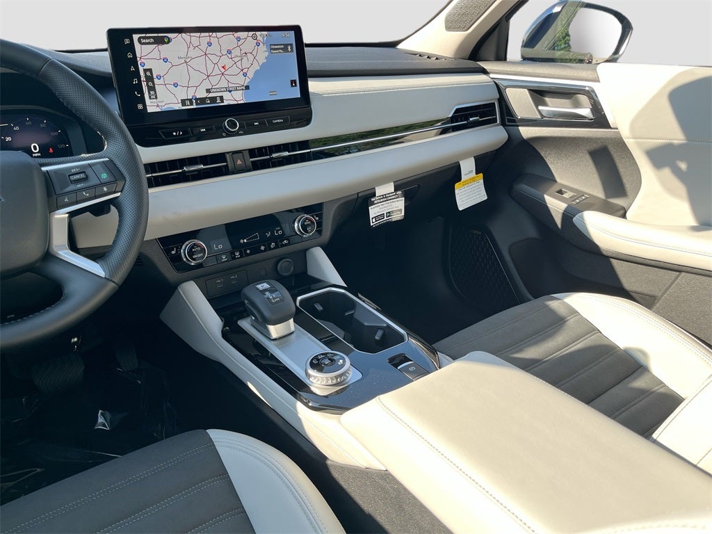 2025 Mitsubishi Outlander SE Tech Package