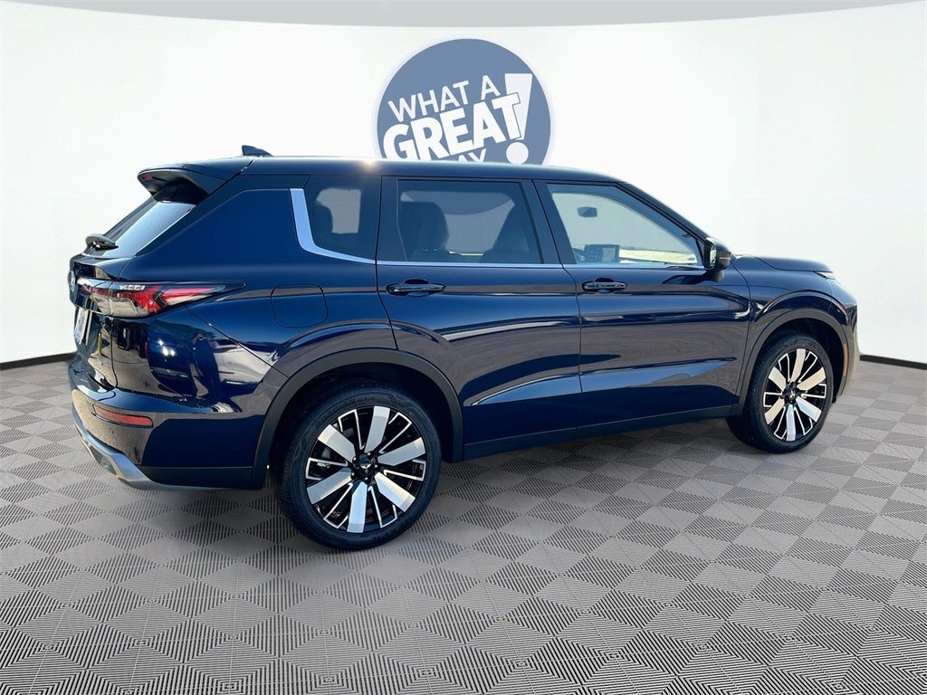 2025 Mitsubishi Outlander SE Tech Package