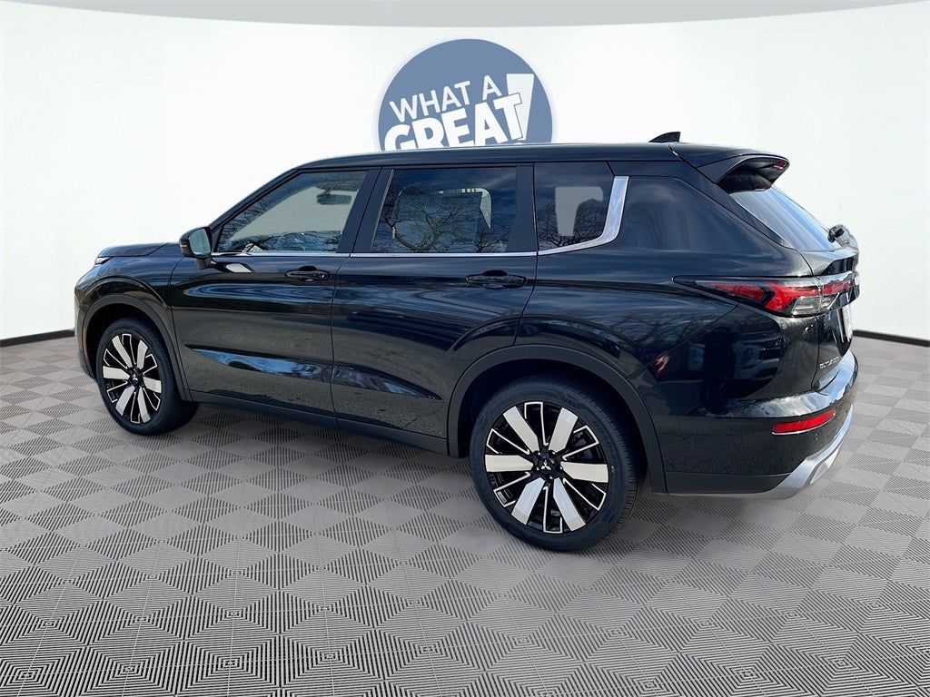 2025 Mitsubishi Outlander SE