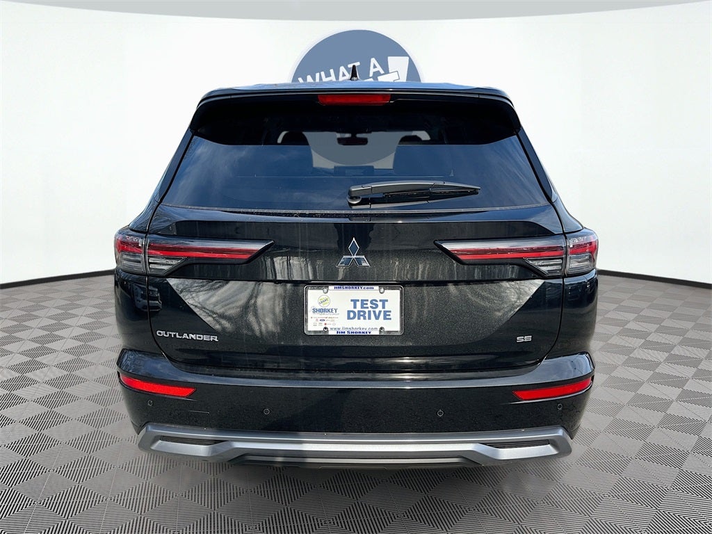 2025 Mitsubishi Outlander SE