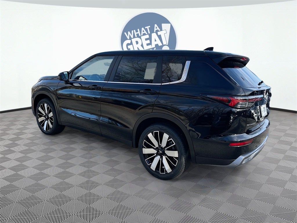 2025 Mitsubishi Outlander SE