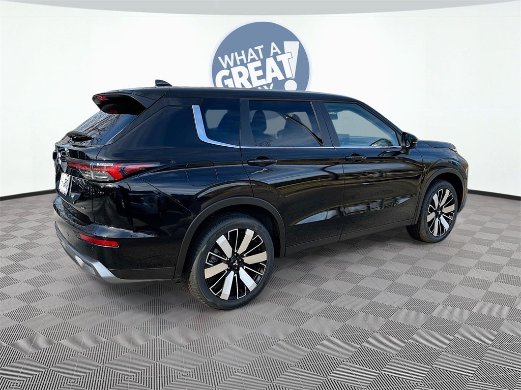 2025 Mitsubishi Outlander SE