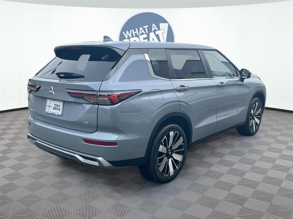 2025 Mitsubishi Outlander SE