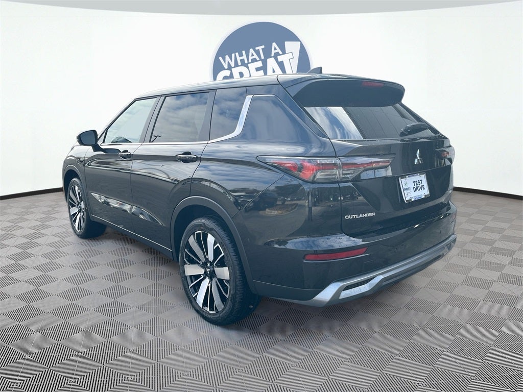 2025 Mitsubishi Outlander SE