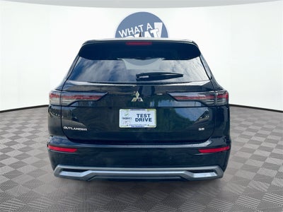 2025 Mitsubishi Outlander SE