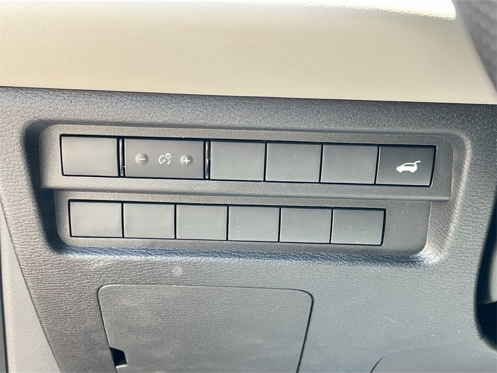 2025 Mitsubishi Outlander SE Tech Package