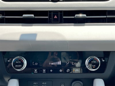 2025 Mitsubishi Outlander SE Tech Package