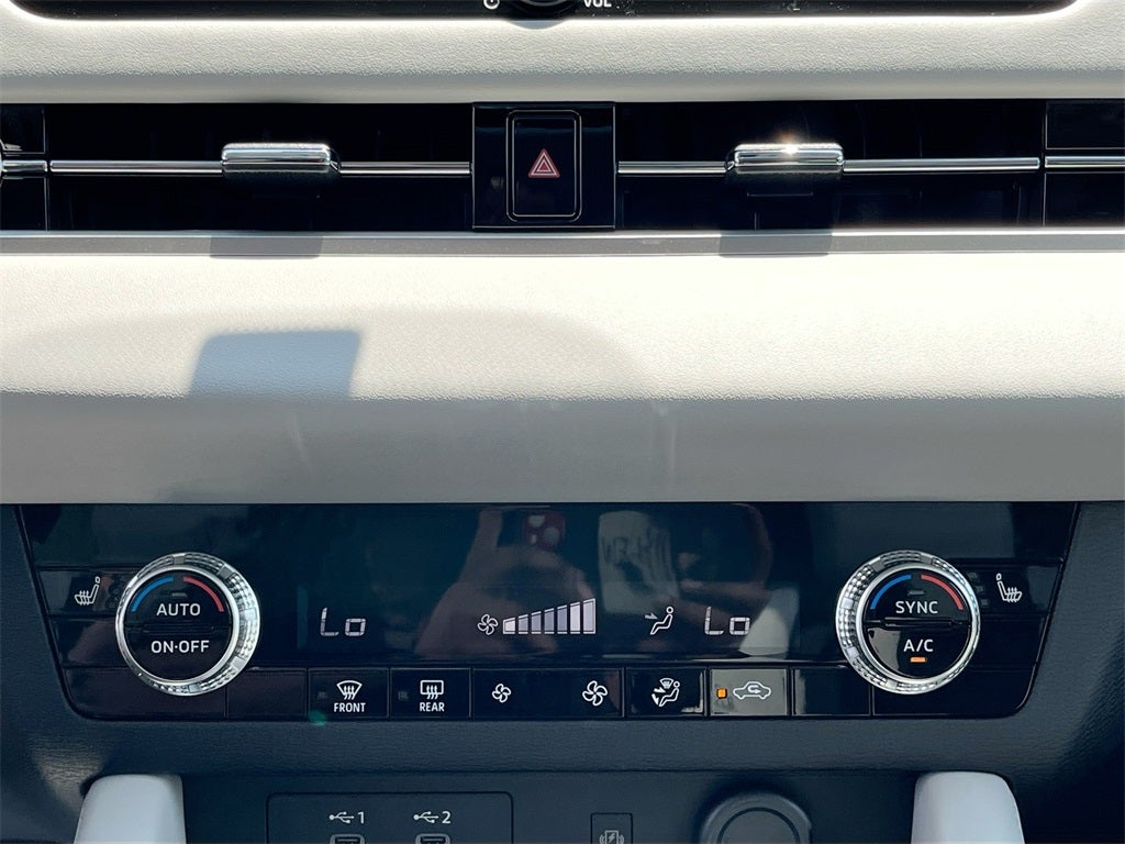 2025 Mitsubishi Outlander SE Tech Package