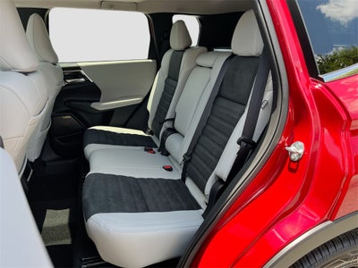 2025 Mitsubishi Outlander SE Tech Package