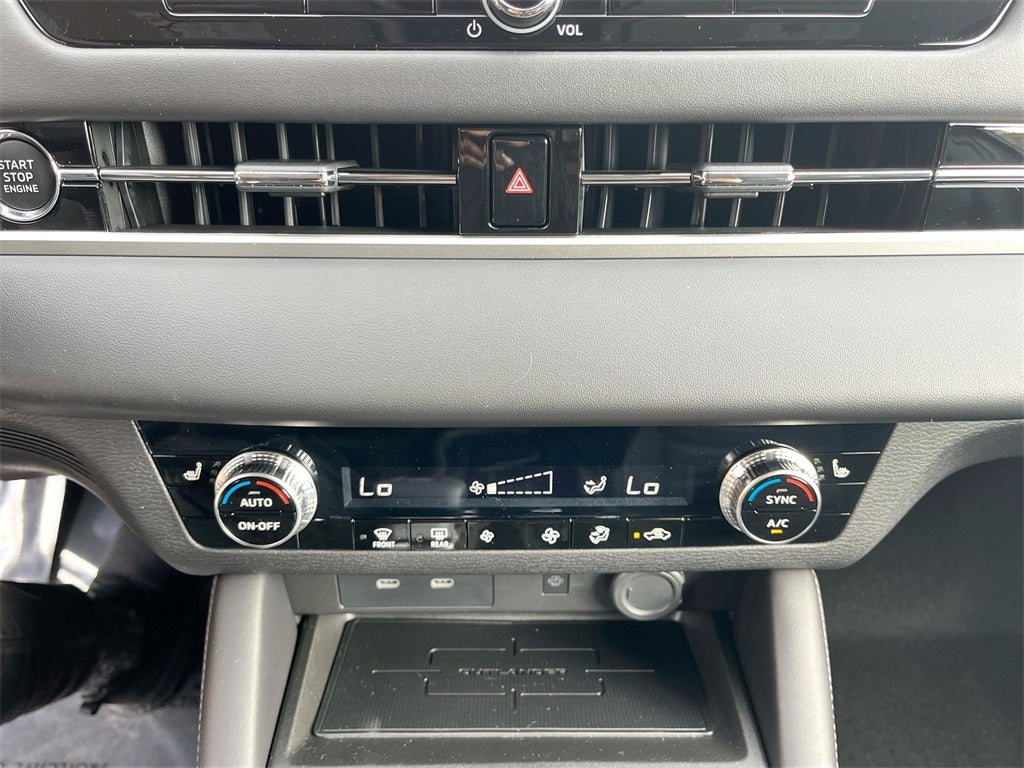 2025 Mitsubishi Outlander SE Tech Package