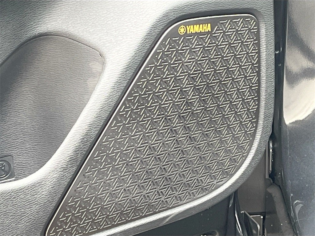 2025 Mitsubishi Outlander SE Tech Package