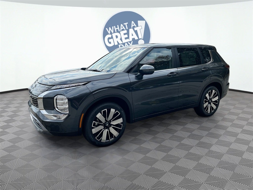 2025 Mitsubishi Outlander SE Tech Package