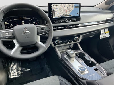 2025 Mitsubishi Outlander SE Tech Package