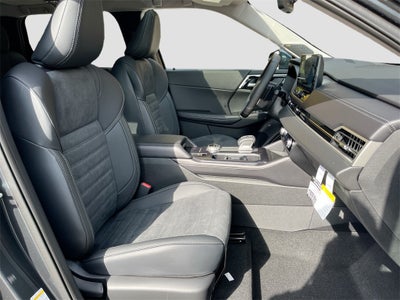 2025 Mitsubishi Outlander SE Tech Package