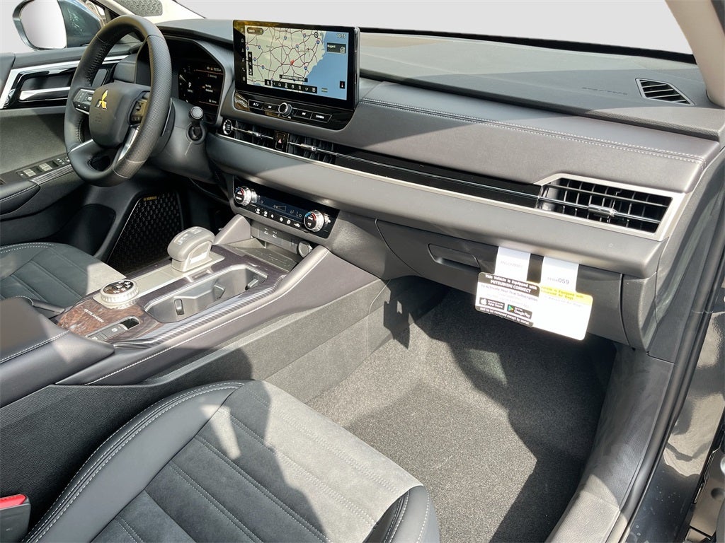 2025 Mitsubishi Outlander SE Tech Package