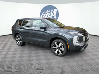 2025 Mitsubishi Outlander SE Tech Package