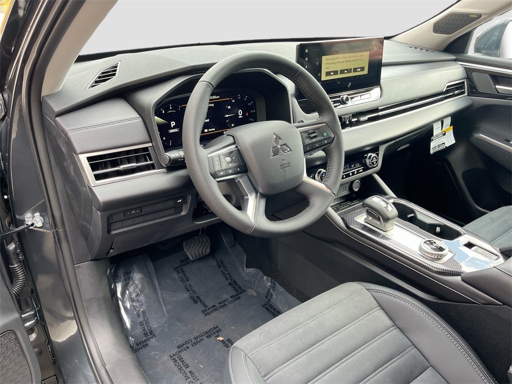 2025 Mitsubishi Outlander SE Tech Package