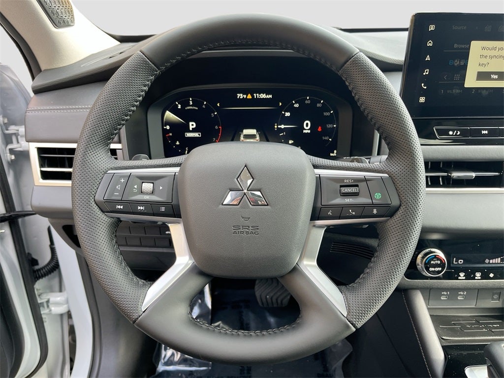 2025 Mitsubishi Outlander SE Tech Package