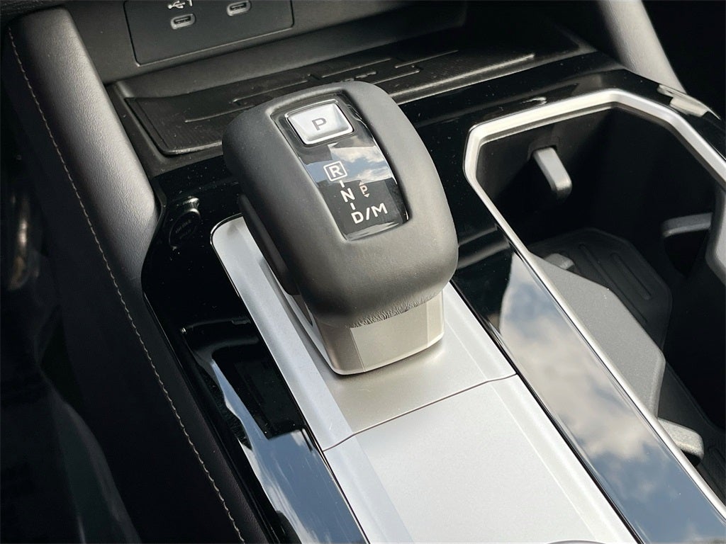 2025 Mitsubishi Outlander SE Tech Package