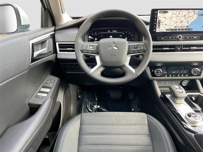 2025 Mitsubishi Outlander SE Tech Package