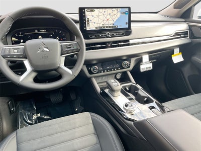 2025 Mitsubishi Outlander SE Tech Package