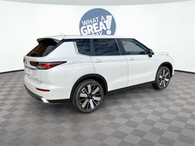 2025 Mitsubishi Outlander SE Tech Package