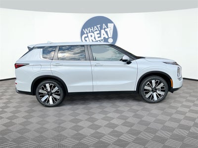 2025 Mitsubishi Outlander SE Tech Package