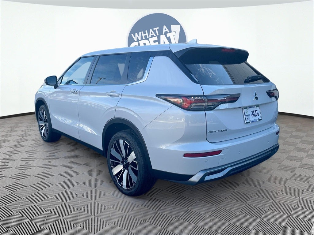 2025 Mitsubishi Outlander SE
