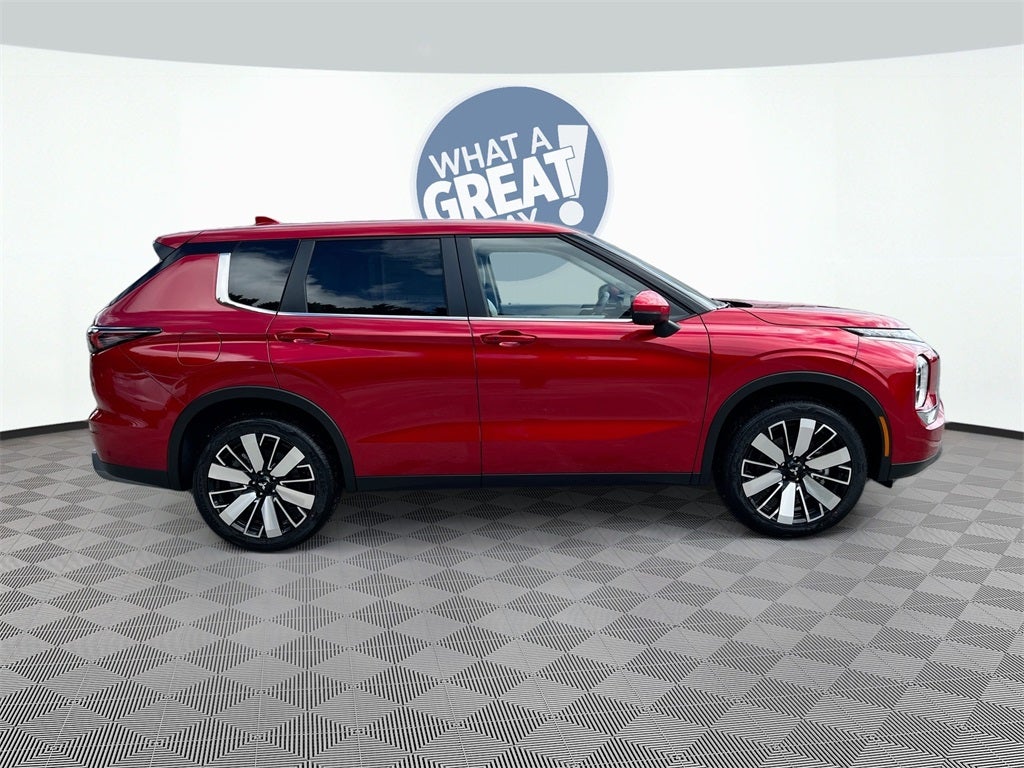 2025 Mitsubishi Outlander SE